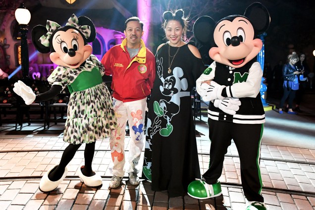 Mickey Mouse, Humberto Leon, Carol Lim e Minnie Mouse no lançamento da coleção 2018 da Disney - 08/03/2018