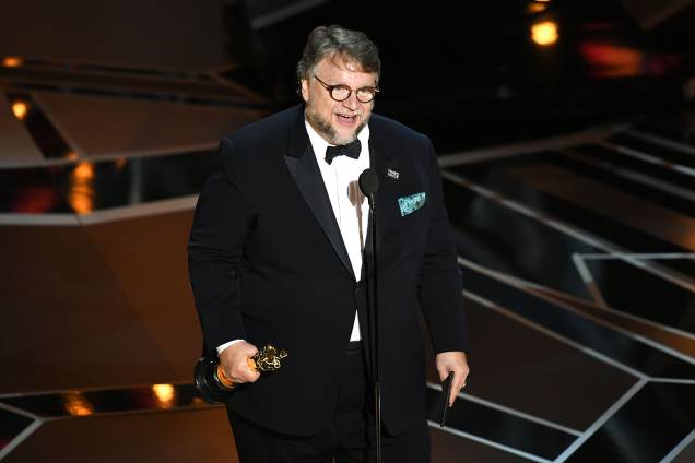 O diretor Guillermo del Toro ganha o Oscar de melhor direção por 'A Forma da Água'