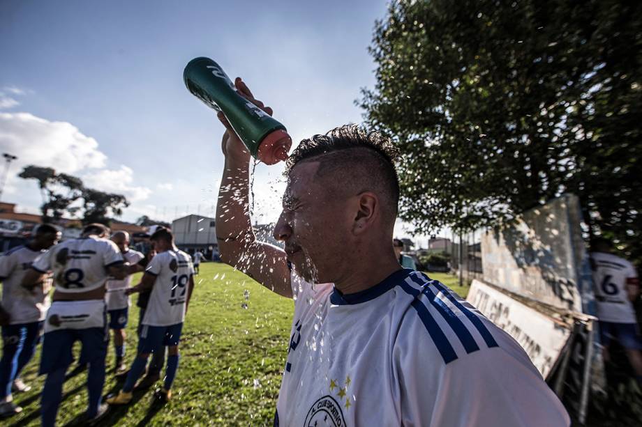 Amistoso entre Urano e Palmeirinha no estádio Manecão no bairro de Xaxim em Curitiba