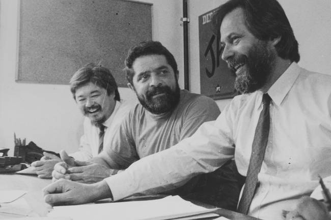 Luiz Gushiken, presidente do Sindicato dos Bancários de São Paulo, Luiz Inácio Lula da Silva, presidente do PT, e José Dirceu, secretário-geral do PT-SP, em 1984