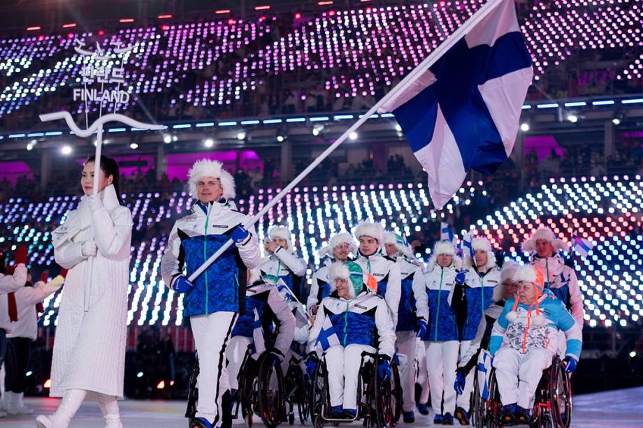 Delegação da Finlândia durante a abertura das Olimpíadas Paralímpicas de PyeongChang, na Coreia do Sul