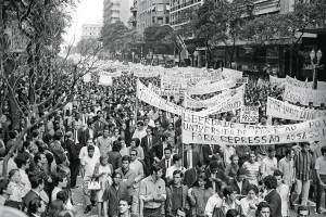 Autonomia – A Passeata dos Cem Mil, no Rio de Janeiro, em 1968: nas faixas, a liberdade universitária
