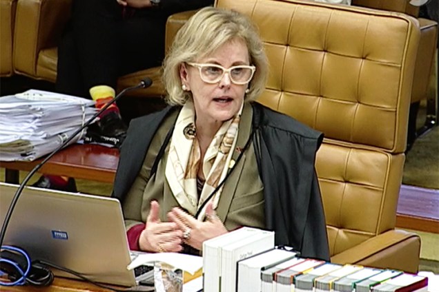 Rosa Weber profere voto durante sessão do STF que julga habeas corpus preventivo de Lula
