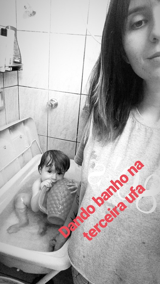 Maria Emília Dinat decidiu desabafar nas redes sociais sobre a dura rotina das mães