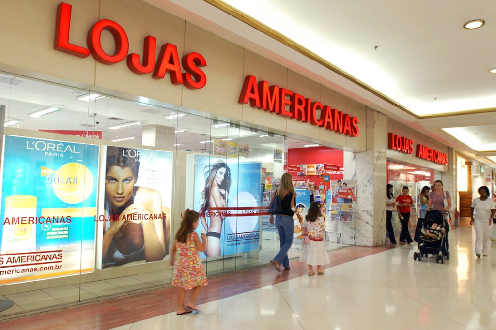 Vitrine da Lojas Americanas, no Shopping Iguatemi.