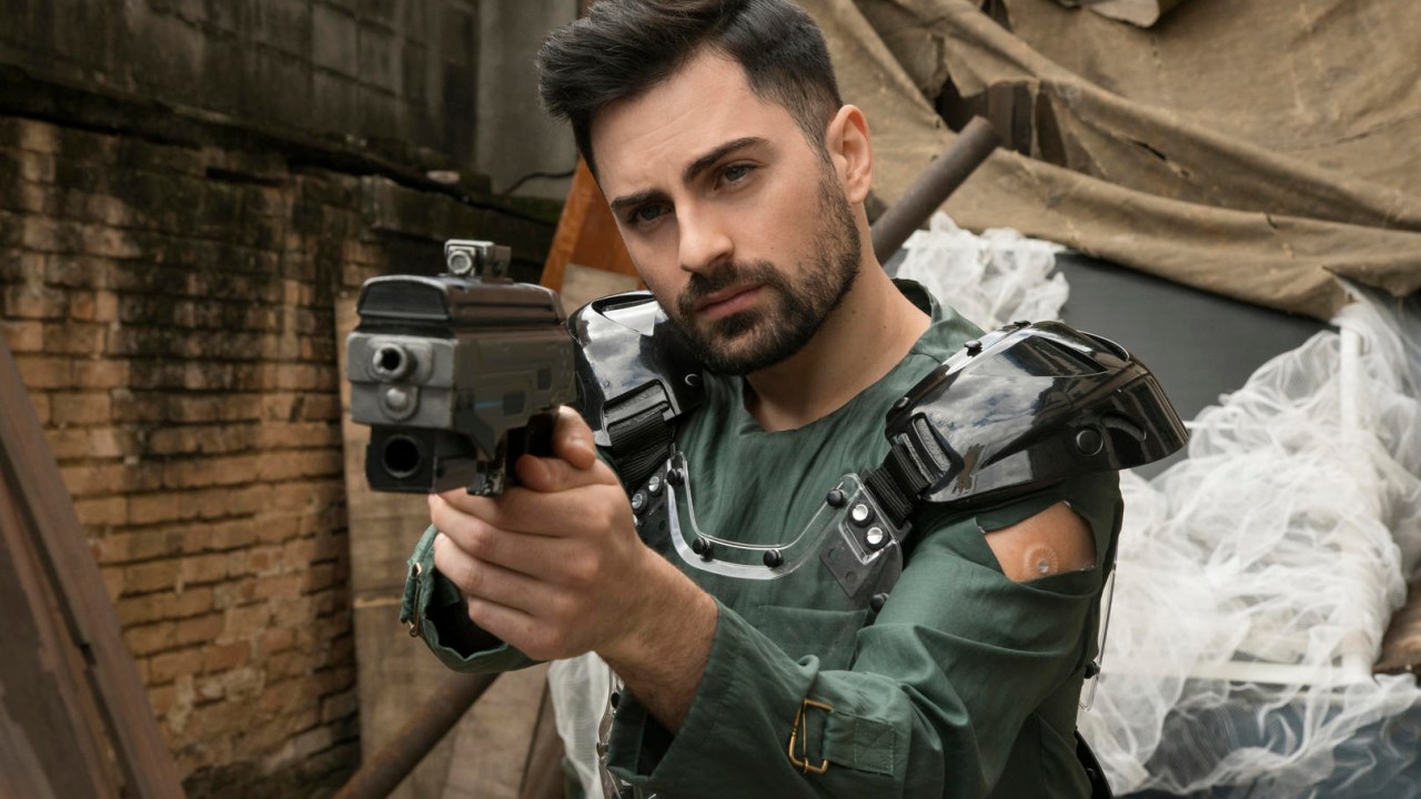 Personagem Rafael, interpretado por Rodolfo Valente, em cena da 2ª temporada da série '3%'