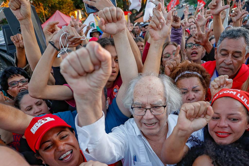 Crédulos e oportunistas