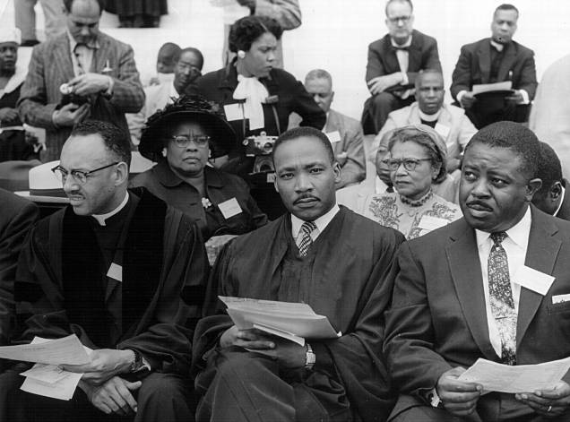 Rev. Martin Luther King participa de uma peregrinação de oração pela liberdade de direitos civis, em Washington D.C, Estados Unidos - 17/05/1957
