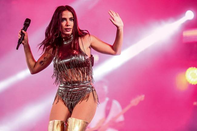 Show de Anitta, no Reveillon 2018 na praia de Copacabana