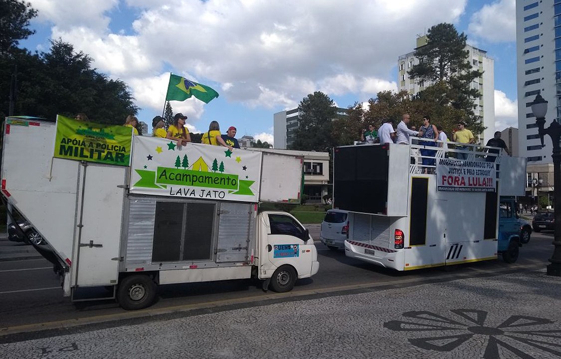 Protesto contra Lula em Santa Cândida, Curitiba