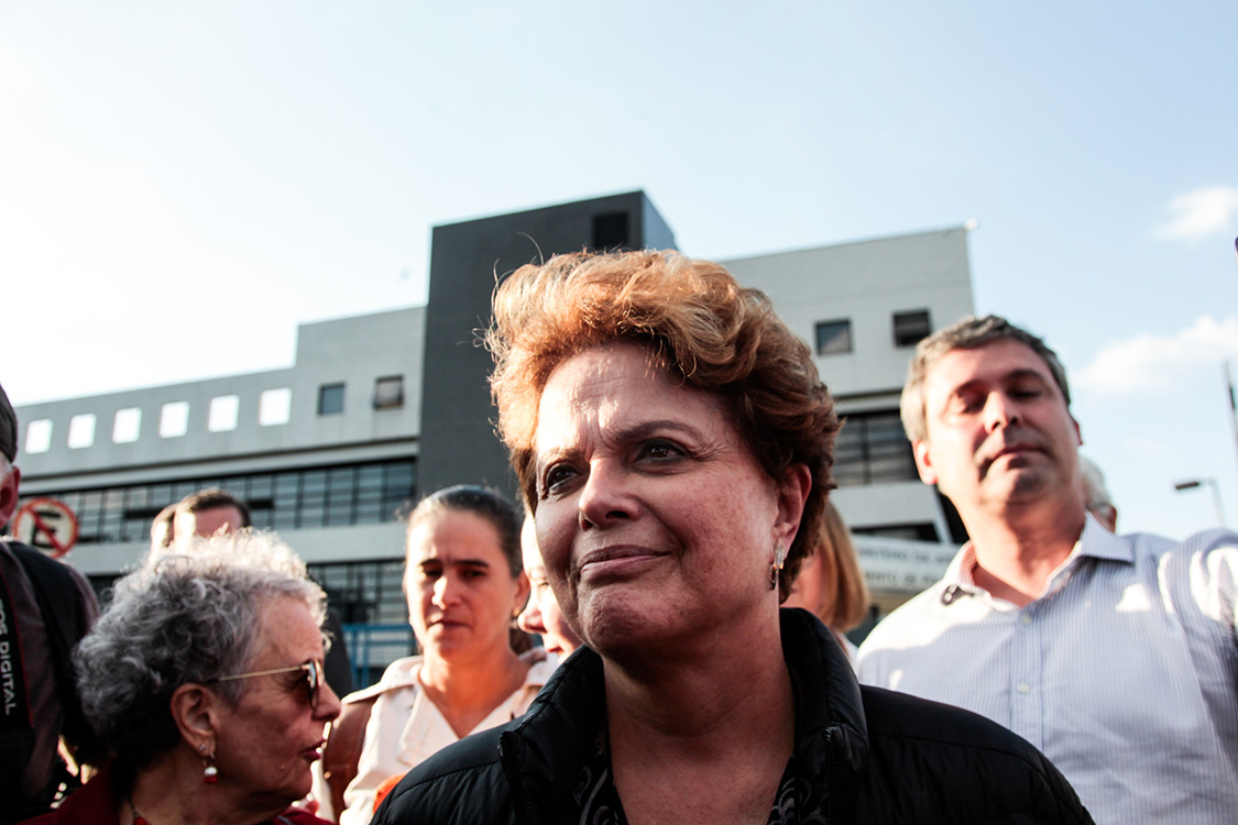 Mesmo durante a ditadura podíamos receber visita de amigos, diz Dilma