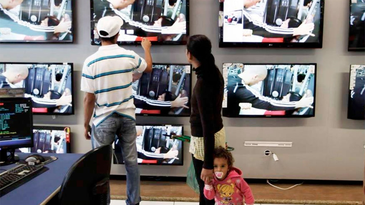 Televisores à venda em loja das Casas Bahia