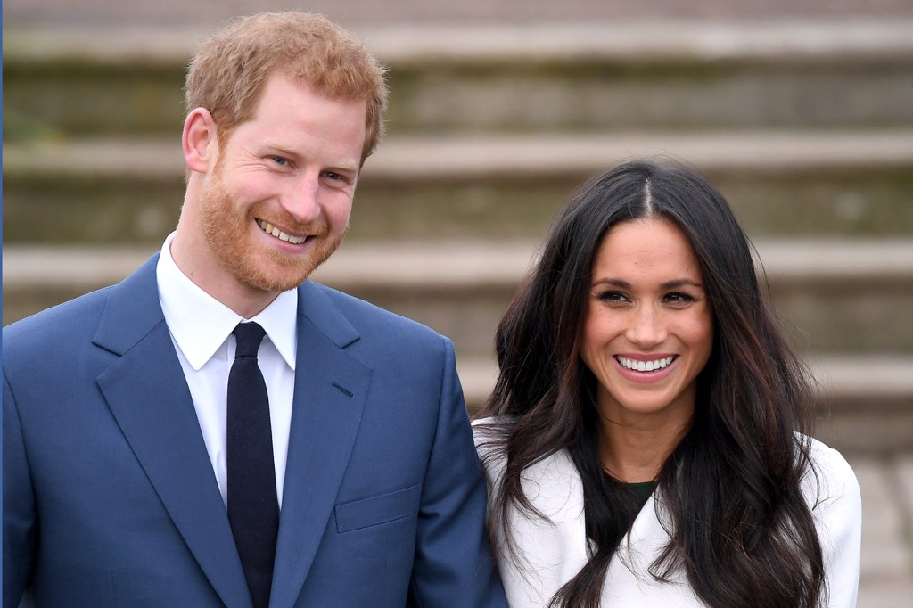 Casamento Real - Príncipe Harry e Meghan Markle posa para foto durante evento no Palácio de Kensington, em Londres - 27/11/2017