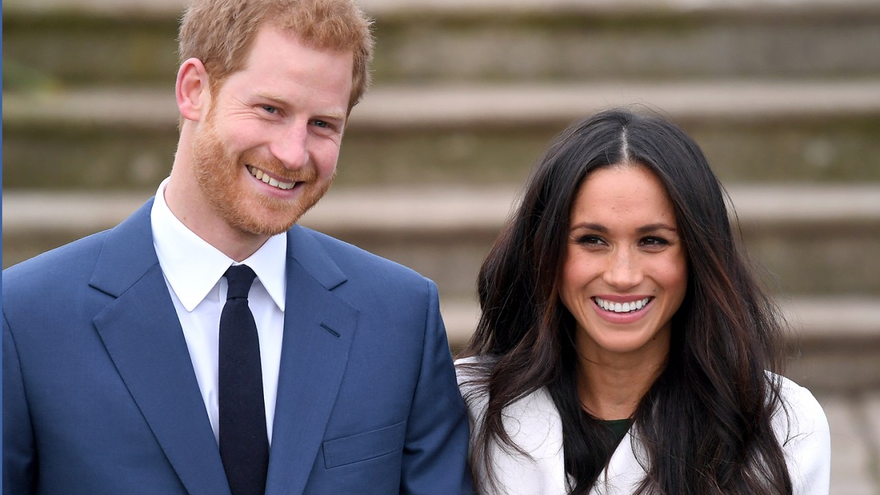 Casamento Real - Príncipe Harry e Meghan Markle posa para foto durante evento no Palácio de Kensington, em Londres - 27/11/2017