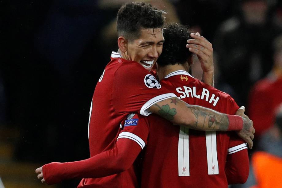 O atacante brasileiro do Liverpool Roberto Firmino comemora seu gol na partida contra a Roma, válida pela semifinal da Liga dos Campeões - 24/04/2018