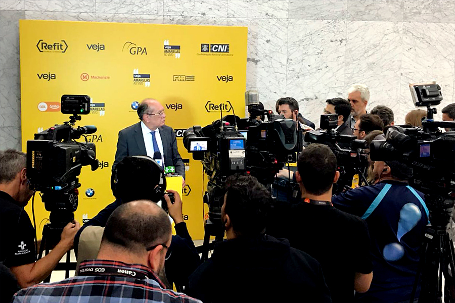 O ministro do Supremo Tribunal Federal (STF) Gilmar Mendes concede entrevista coletiva após participação no fórum Amarelas ao Vivo em São Paulo - 24/04/2018