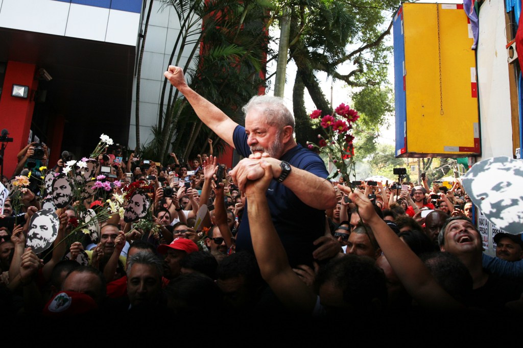 Lula após discurso antes de ser preso pela PF