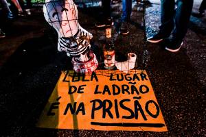 Pixuleco do ex-presidente Lula trazido por manifestantes em Curitiba (PR) - 06/04/2018