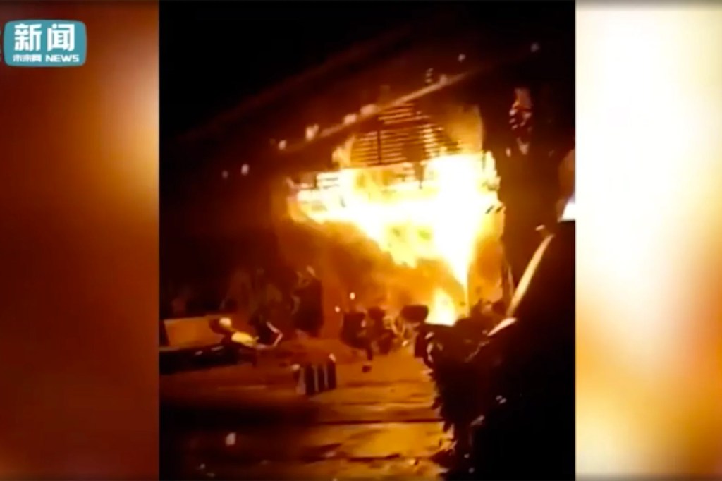 Incêndio em karaokê na China deixa 18 mortos
