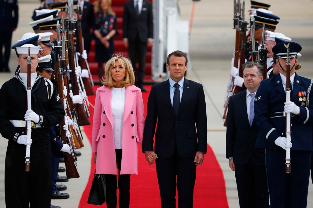 Presidente francês Emmanuel Macron e primeira dama Brigitte