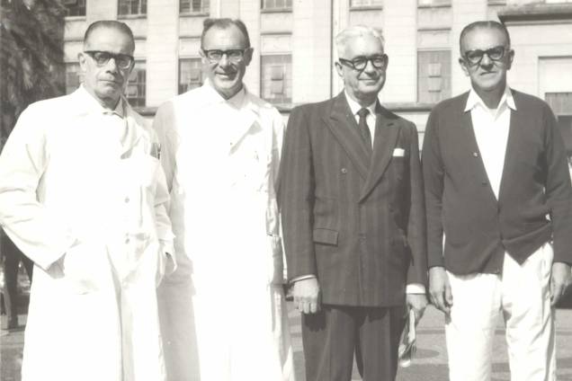 Da esquerda para a direita Professores Luiz Venere Décourt, Euryclides de Jesus Zerbini, Alipio Corrêa Netto, Jerônimo Geraldo de Campos Freire - década de 1970