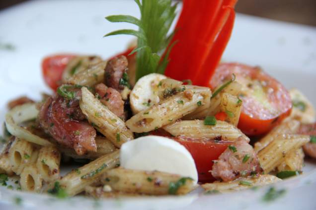 Entrada: Salada de minipenne no almoço Entrada: Salada de minipenne no almoço