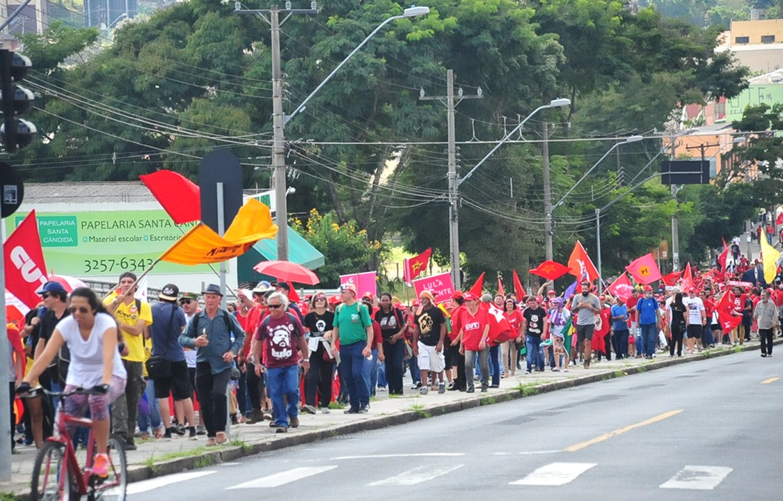 Ato do Dia do Trabalho e apoio ao ex-presidente Lula em Curitiba