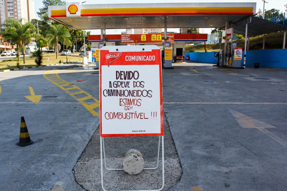 Posto na zona oeste de São Paulo, fecha por falta de combustível devido ao não abastecimento por conta da paralisação dos caminhoneiros - 24/05/2018