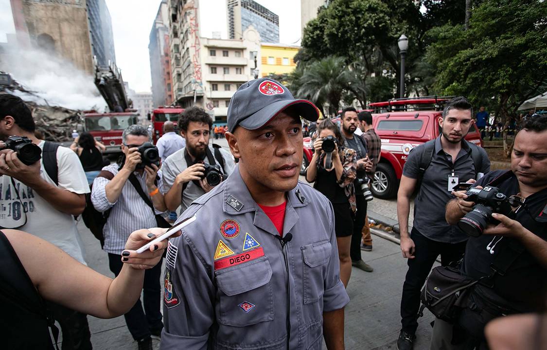 Tentativa de resgate no prédio que desabou no Lardo do Paissandu