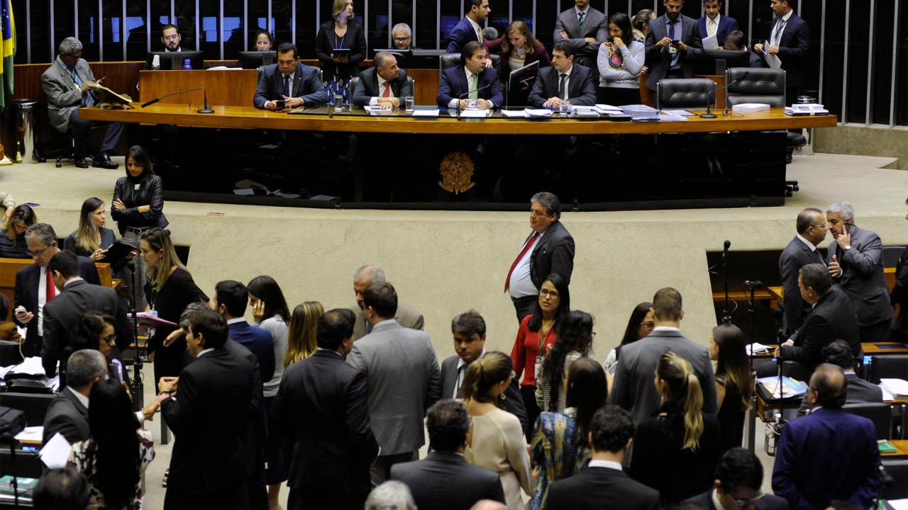 Câmara vota projeto de reoneração da folha