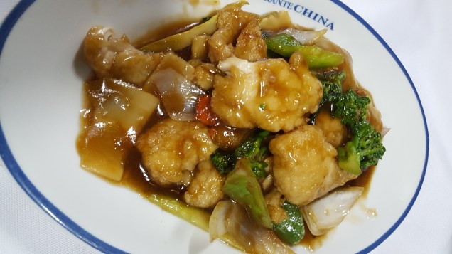 Filé de peixe com verduras: Opção de prato principal no jantar