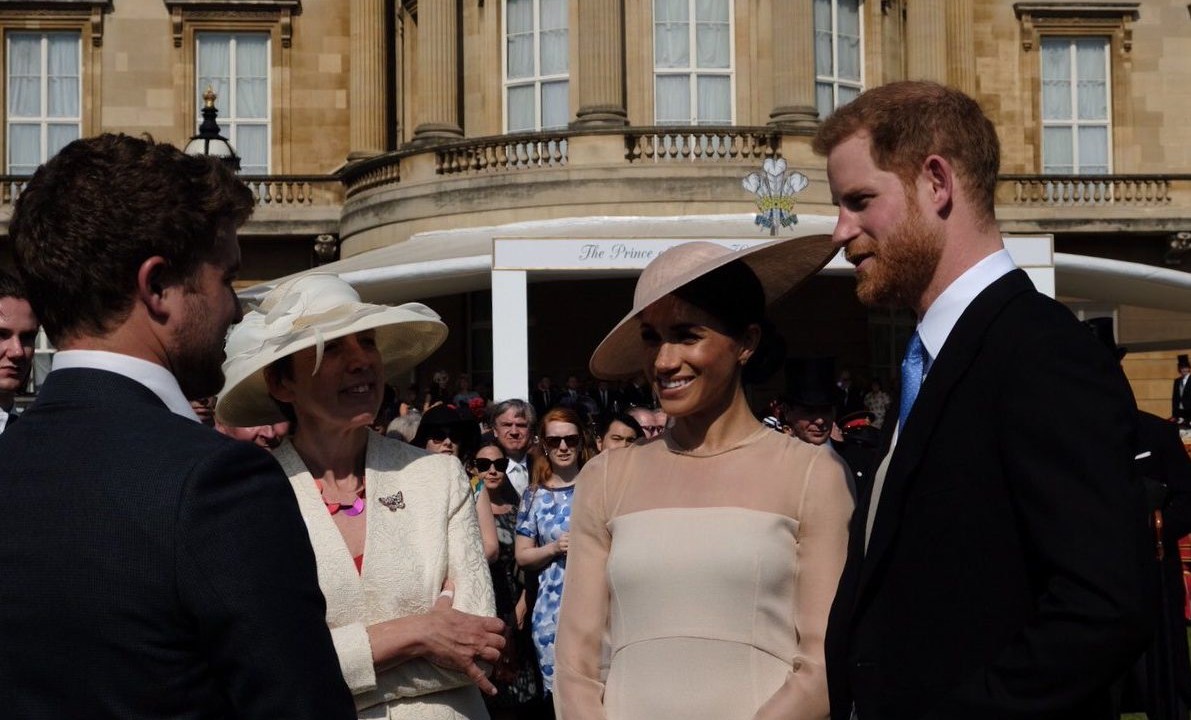Príncipe Harry e Meghan Markle participam do primeiro evento como casados