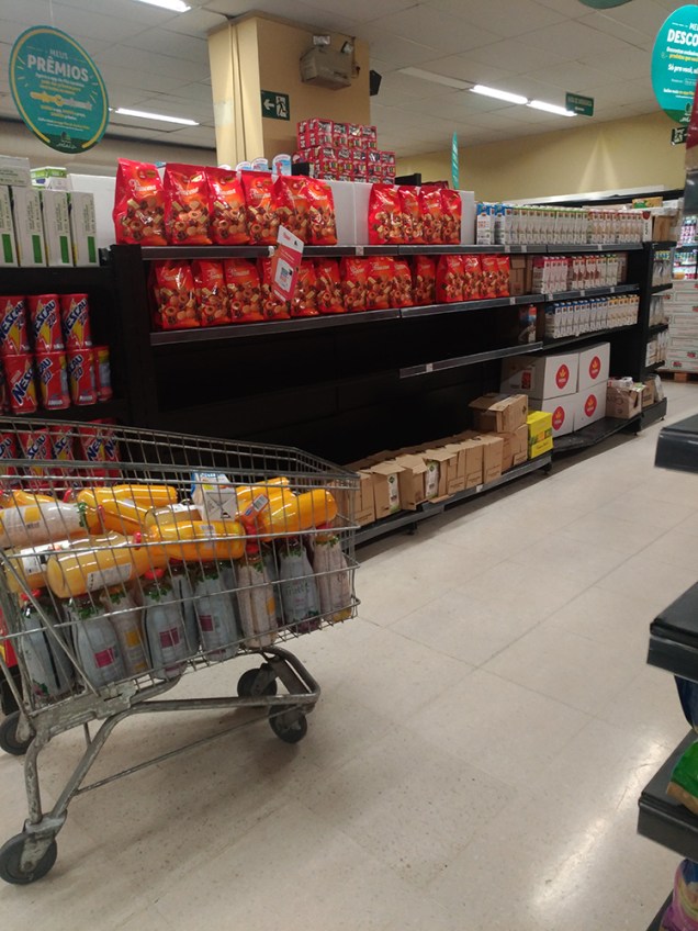 Desabastecimento de produtos em filial da rede Pão de Açúcar, localizado na Rua Teodoro Sampaio, em Pinheiros, zona oeste da capital paulista - 29/05/2018