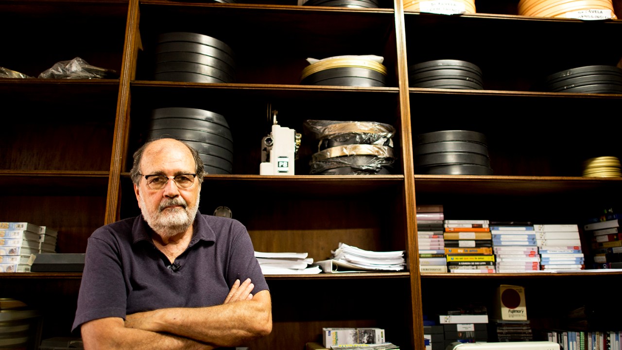 O diretor brasileiro Carlos Diegues, concede entrevista à AFP no Rio de Janeiro (RJ) - 14/05/2012
