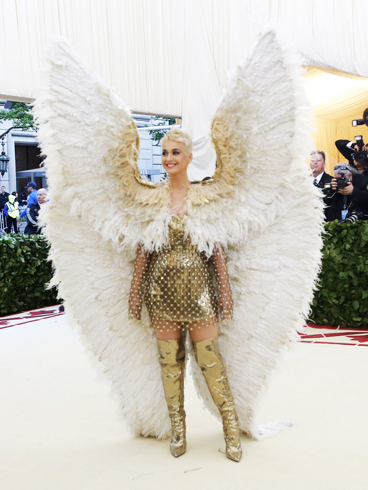 A cantora Katy Perry posa para foto no Museu Metropolitano de Nova York, durante o MET Gala - 07/05/2018
