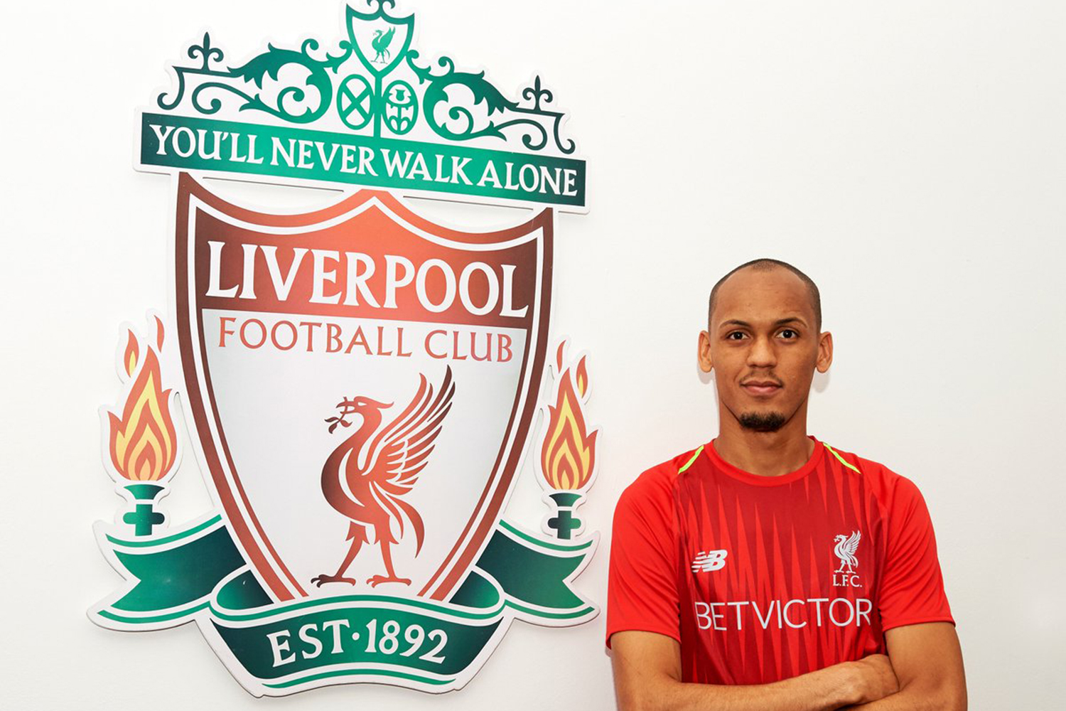 O brasileiro Fabinho, do Monaco, assina contrato com o Liverpool - 28/05/2018