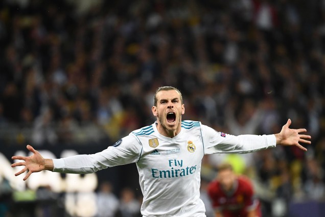 O atacante galês do Real Madrid, Gareth Bale, comemora depois de marcar o segundo gol da equipe durante a final da Liga dos Campeões contra o Liverpool - 26/05/2018