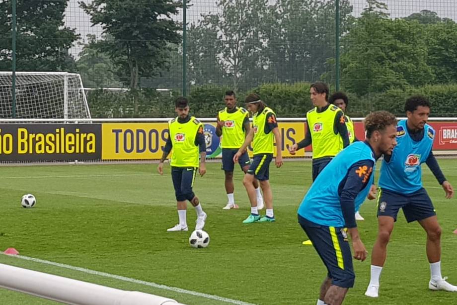 Seleção brasileira treina no CT do Tottenham