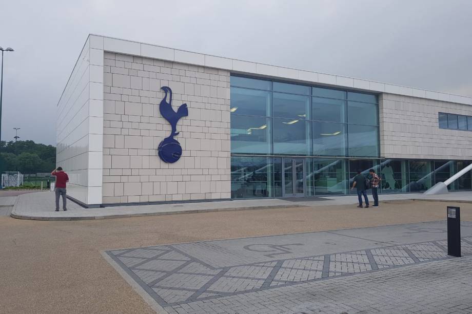 Seleção brasileira treina no CT do Tottenham