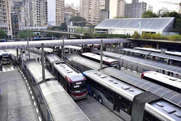 Vista do Terminal de ônibus Bandeira, localizado na região central de São Paulo. A prefeitura determinou que apenas 60% da frota de ônibus da cidade, saíssem para circulação normal, fazendo racionamento de combustível Diesel, por causa da greve dos caminhoneiros - 24/05/2018