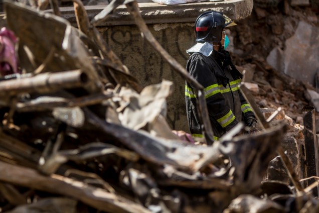 Trabalho das equipes de resgate no local do desabamento do edificio Wilton Paes de Almeida, no Largo do Paissandu, região central de São Paulo - 09/05/2018