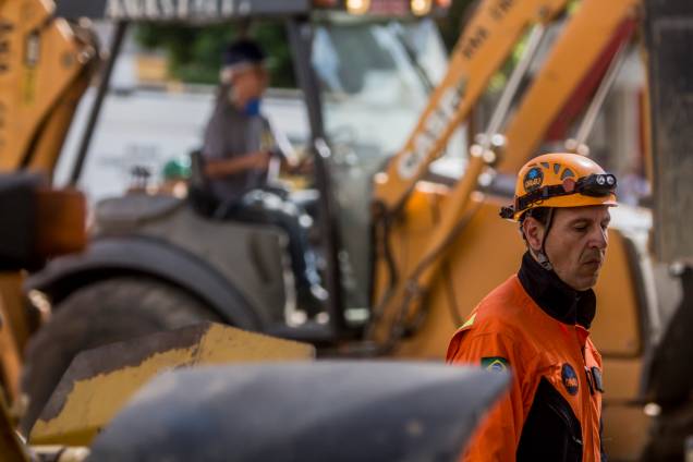 Trabalho das equipes de resgate no local do desabamento do edificio Wilton Paes de Almeida, no Largo do Paissandu, região central de São Paulo - 09/05/2018 Trabalho das equipes de resgate no local do desabamento do edificio Wilton Paes de Almeida, no Largo do Paissandu, região central de São Paulo - 09/05/2018