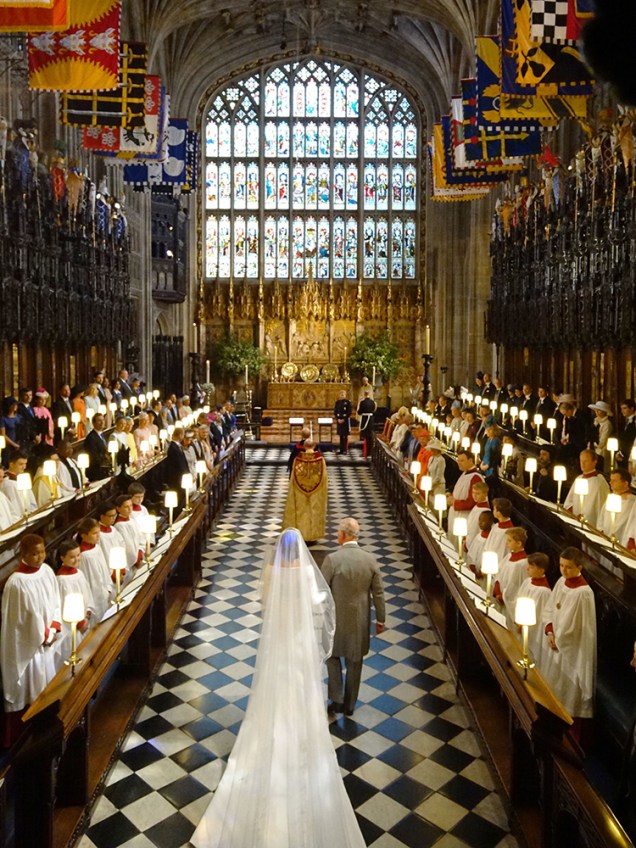 O príncipe Charles conduziu Meghan Markle ao altar da Capela de São Jorge, em Windsor - 19/05/2018