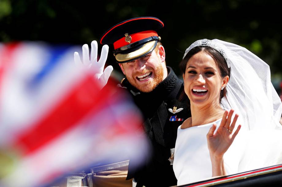 Príncipe Harry e Meghan Markle andam de carruagem após cerimônia de casamento - 19/05/2018