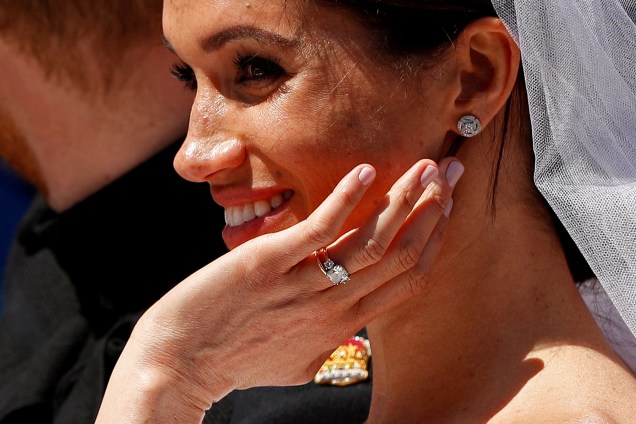 Meghan Markle exibe sua aliança após sua cerimônia de casamento com o príncipe Harry - 19/05/2018