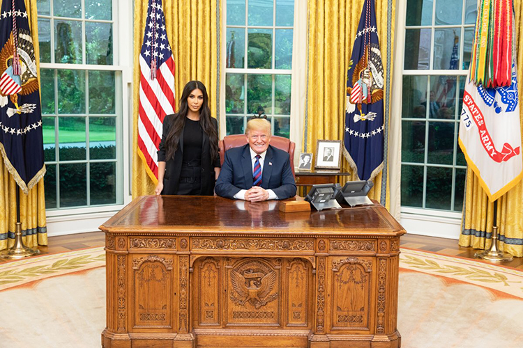 Donald Trump recebe Kim Kardashian na Casa Branca