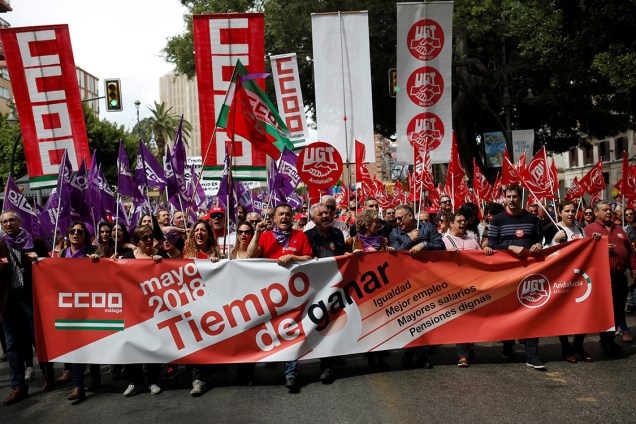 Trabalhadores e membros da união marcham durante o Dia do Trabalho em Malaga, Espanha - 01/05/2018