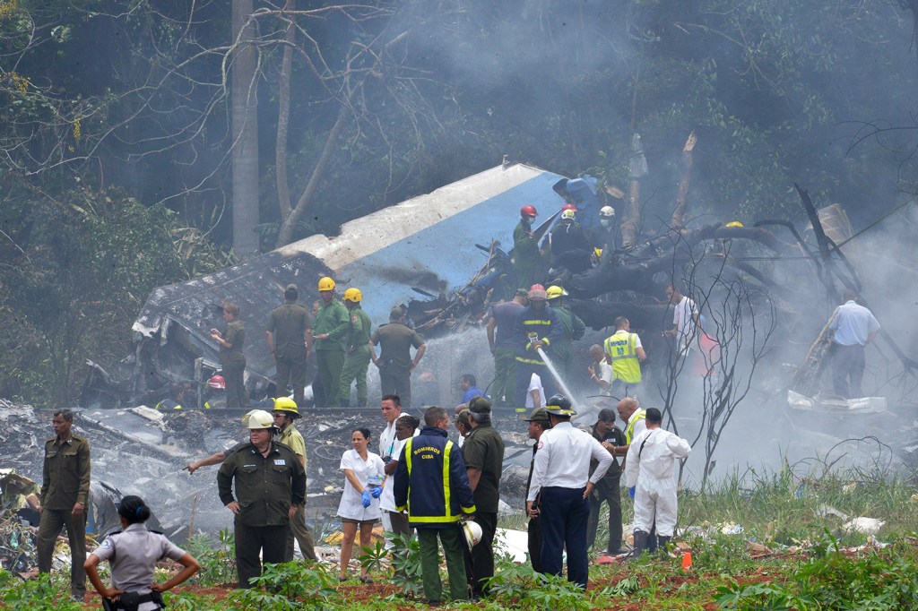 Cuba: Avião cai logo após a decolagem no Aeroporto Internacional José Martí, em Havana - 18/05/2018
