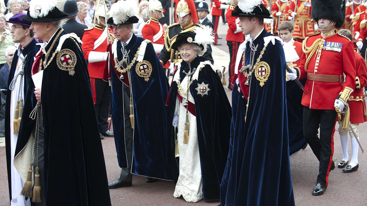 O príncipe Charles, príncipe William e a rainha Elizabeth II, participam de evento na Capela de St.George, no Castelo de Windsor - 17/06/2013