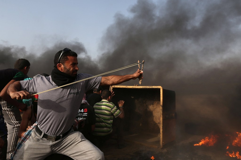 Manifestantes entram em confronto contra as tropas Israelenses